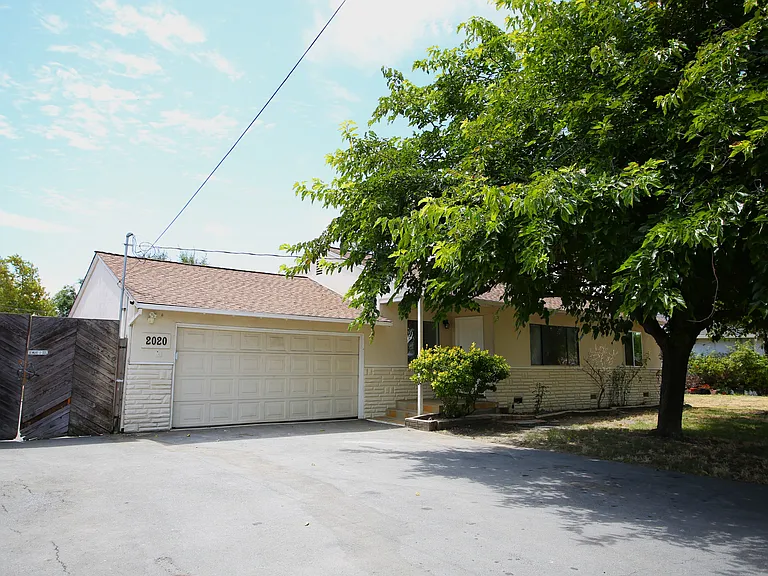2020 Leland Way — Photo 3