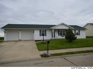 132 E Harrisonville Dr, Valmeyer, IL 62295