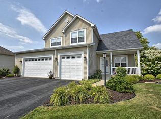 1702 Diamond Creek Ln, Aurora, IL 60503