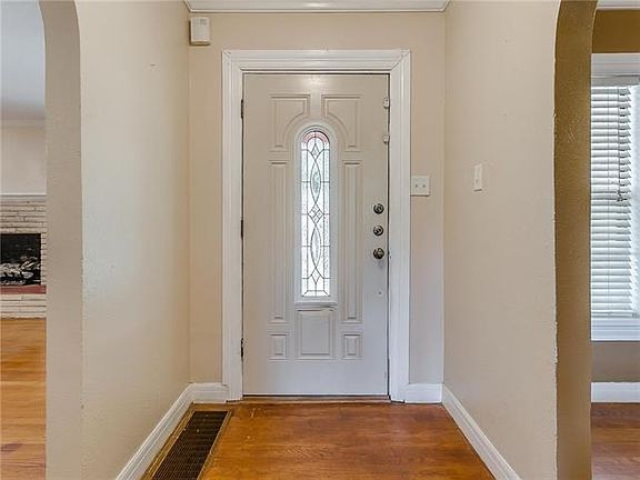 4th image of 2316 Fairway Dr