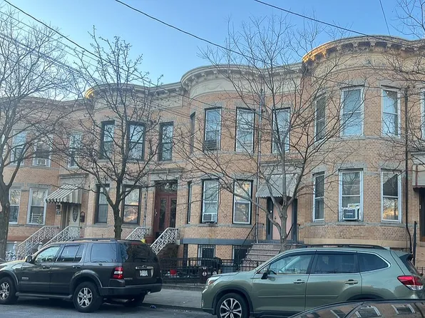 58-11 70th Ave, Ridgewood, NY 11385