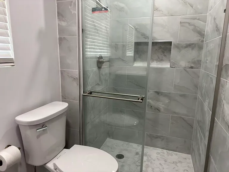 215 Montfort Dr — Photo 7