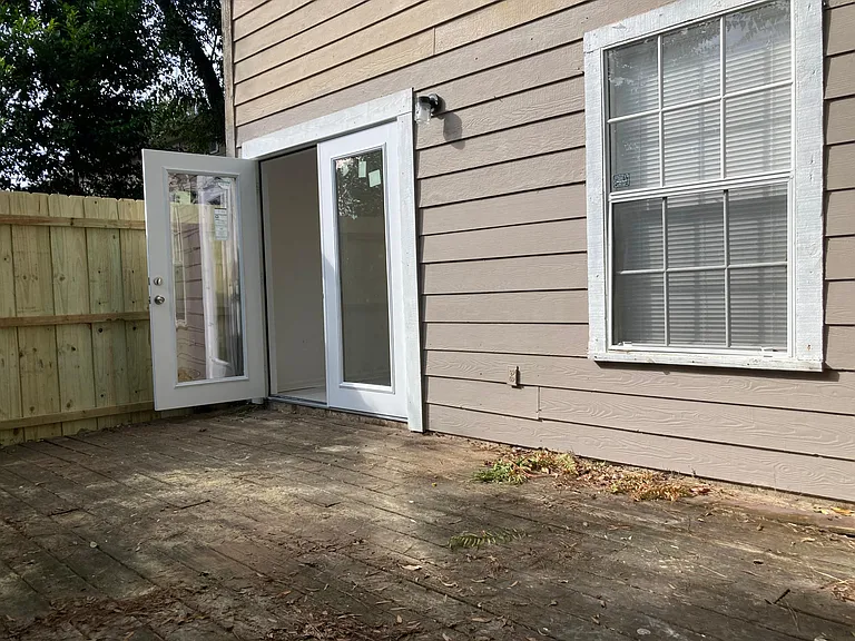 2871 SW 38th Pl — Photo 10