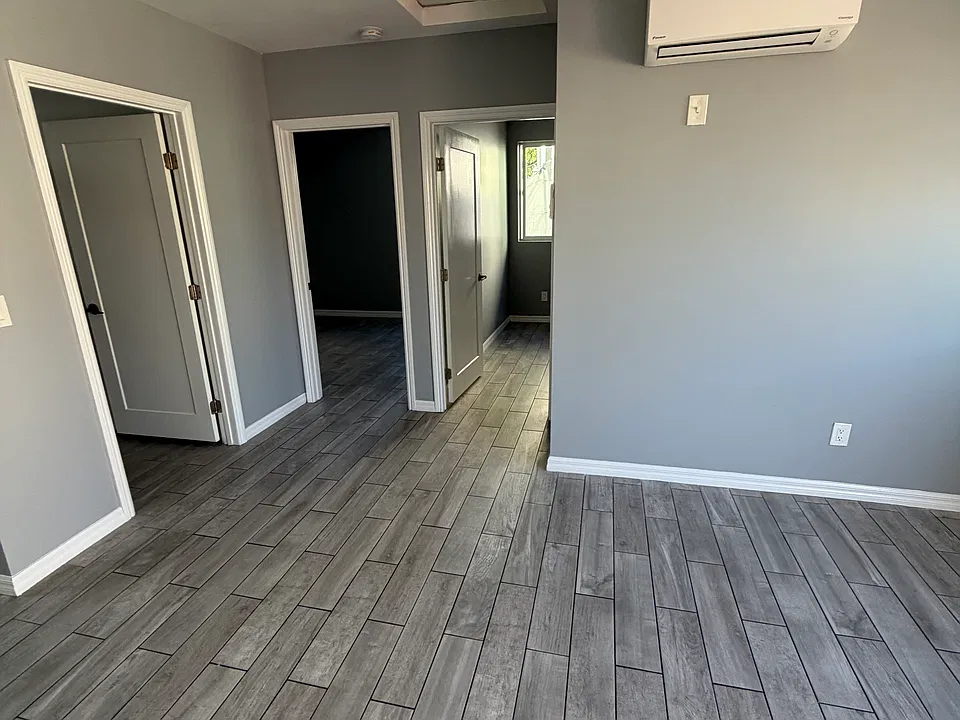 1121 S Grand Ave #3