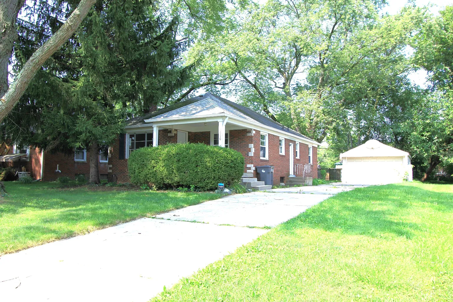 3020 Sharon Ave photo 1