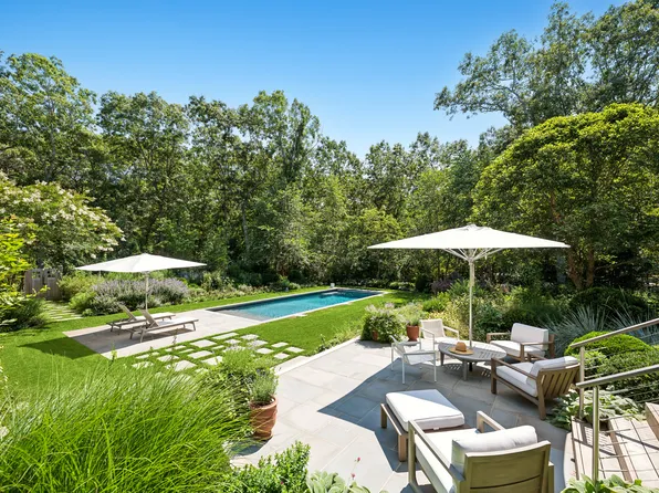 16 Fairway Dr, East Hampton, NY 11937
