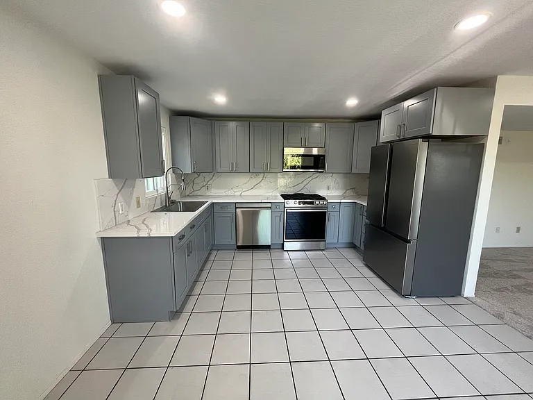 New kitchen and appliances; gas stove