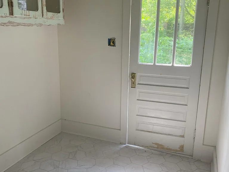 615 Lafayette St — Photo 15