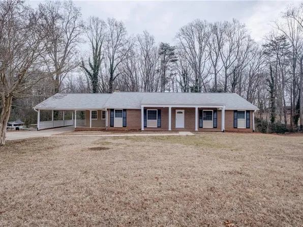 797 Ashley Dr, Rural Hall, NC 27045