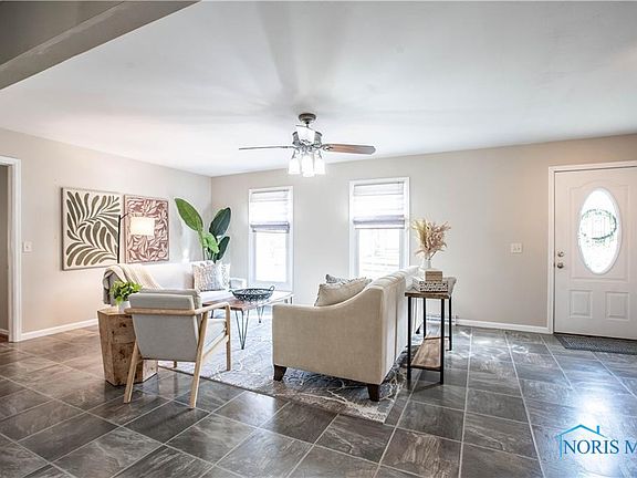 4th image of 10904 Lakeview Dr