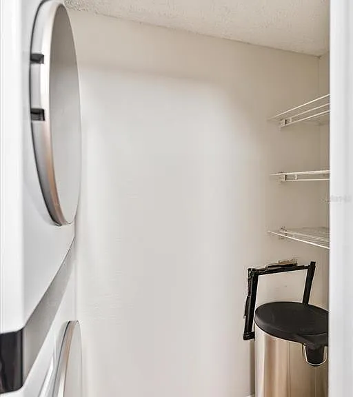 1000 W Horatio St #215 — Photo 7