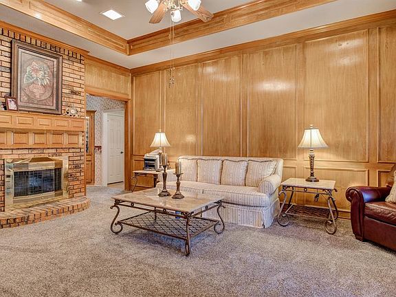 4th image of 815 Shady Creek Dr