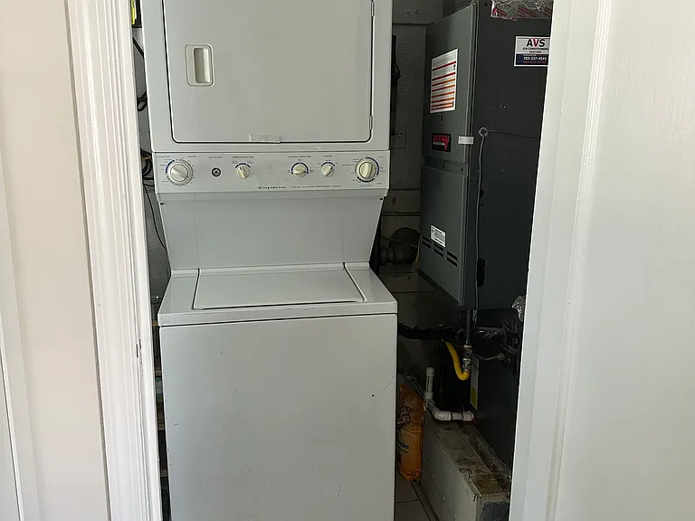 Washer/dryer unit on main floor
