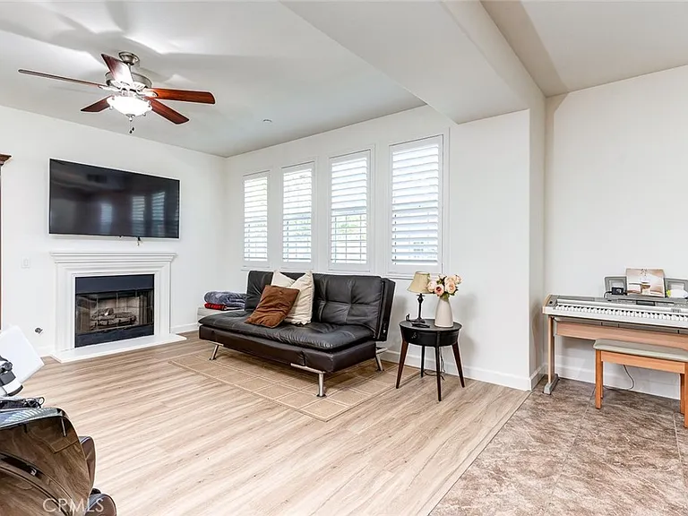15220 Cambridge St — Photo 5