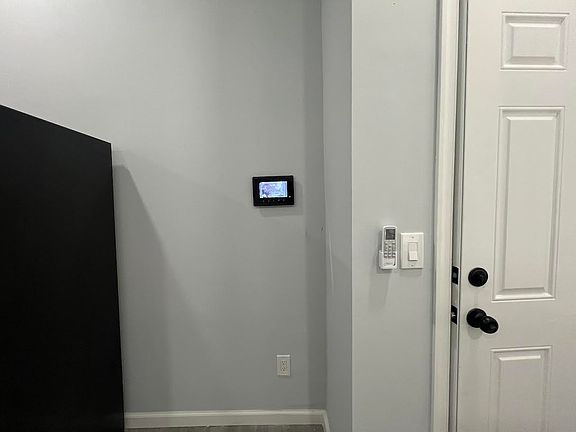 2nd image of 1223 W Allegheny Ave #4