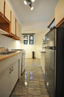 Rented by Michael Apfelbaum, LREB | media 3