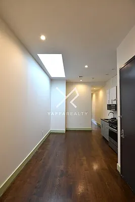 Rented by Yaffa Realty LLC | media 3