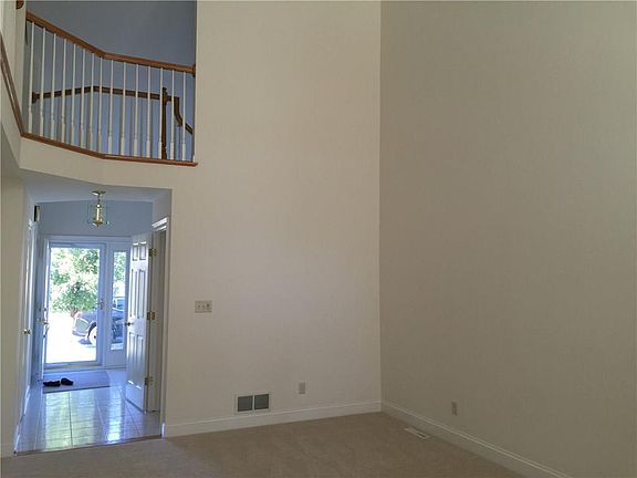 4th image of 281 White Oak Ter