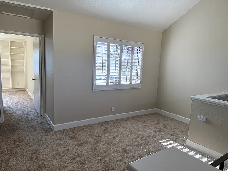 1020 Santiago Dr — Photo 8
