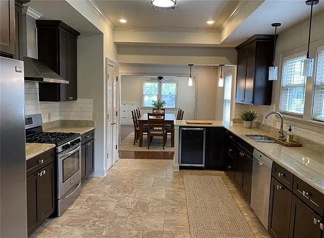 2 bed, 2.0 bath, 1400 sqft, $2,400 — Photo 4