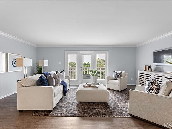4th image of 974 Claytonbrook Dr APT 2D