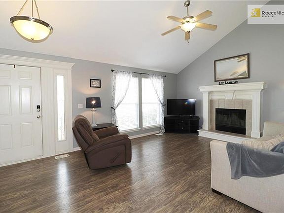 3rd image of 4605 NE 102nd Ct