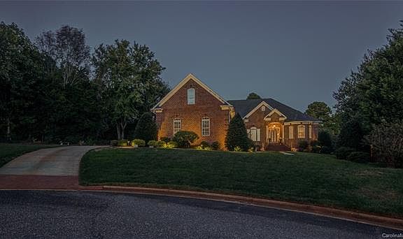 3rd image of 2810 Foxfield Ct