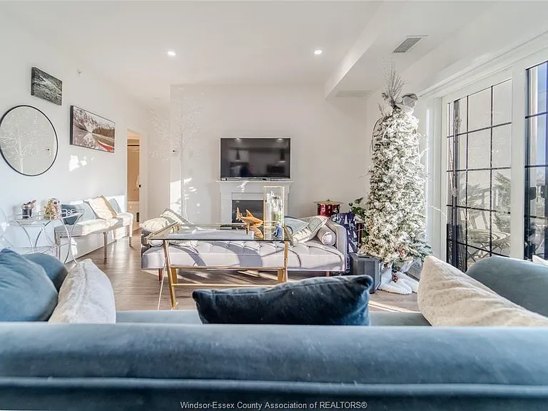 3817 Howard Ave #415 — Photo 3