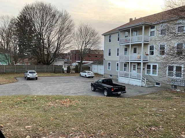 2 bed, $1,625 — Photo 1