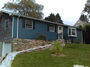 37 Sarasota Ave, Narragansett, RI 02882
