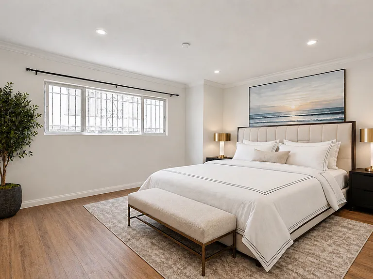 Master bedroom
Virtually staged