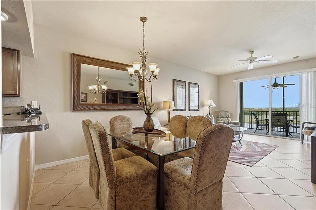 2 bed, 2.0 bath, 1194 sqft, $1,950 — Photo 4