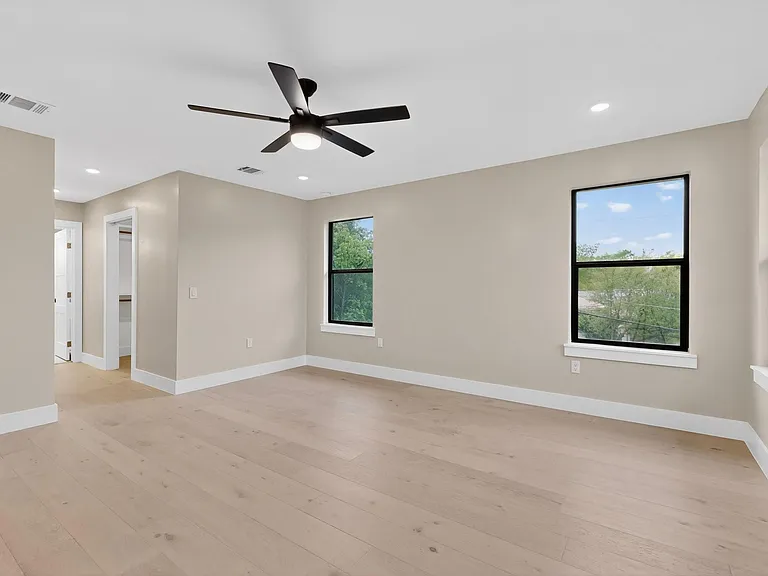 5018 Highland Ct — Photo 8
