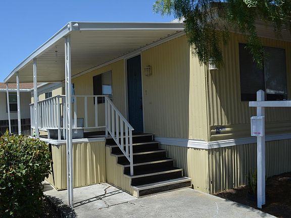 3rd image of 345 Eucalyptus Dr #345