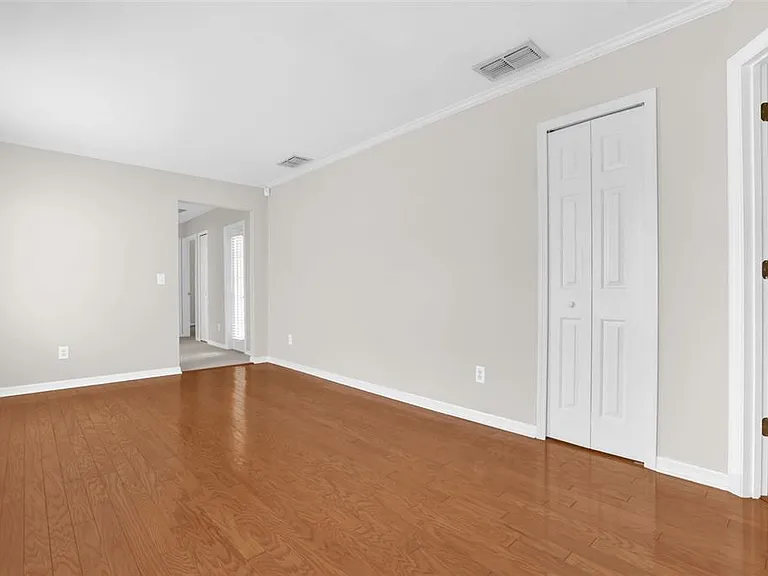 2165 Ridgewood St — Photo 18