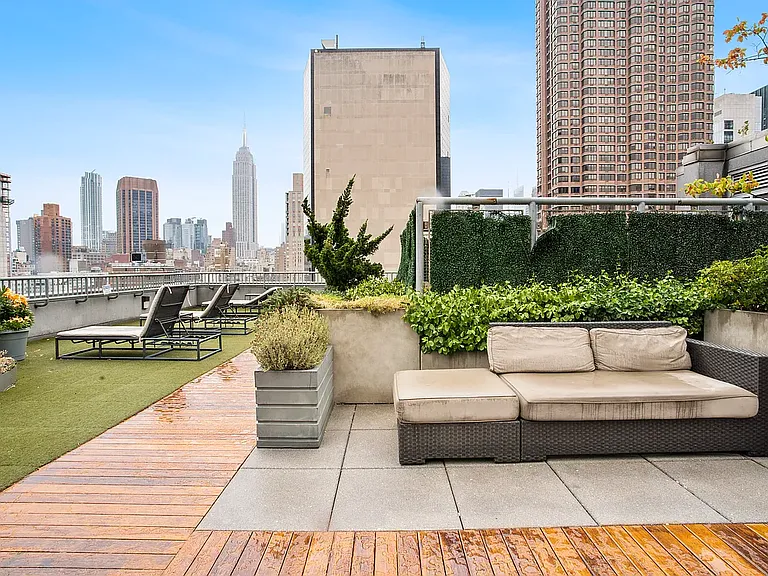308 E 38th St #12D — Photo 8