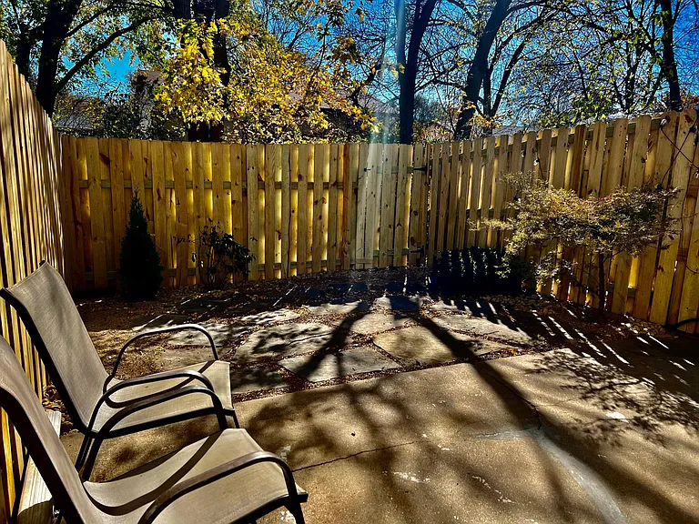 5044 Southwood Cir — Photo 15