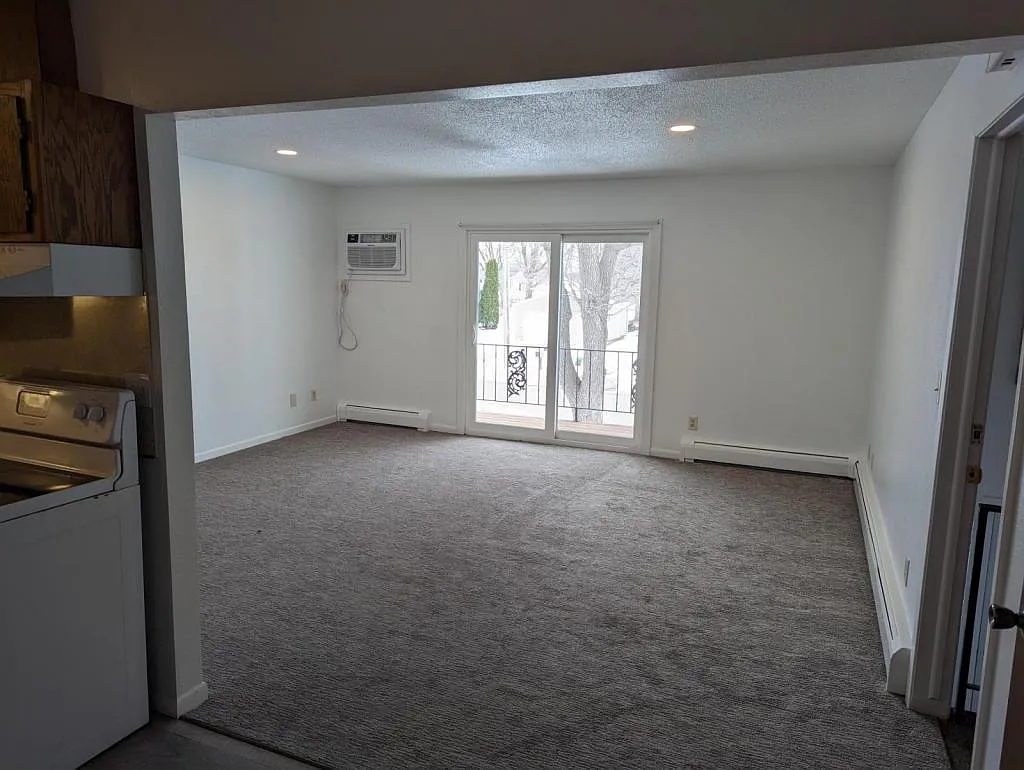 121 N 18th St. #5 Estherville — Photo 2