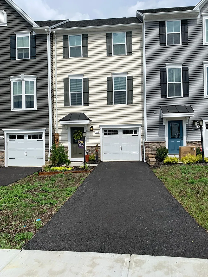 2012 Cade Dr photo 1
