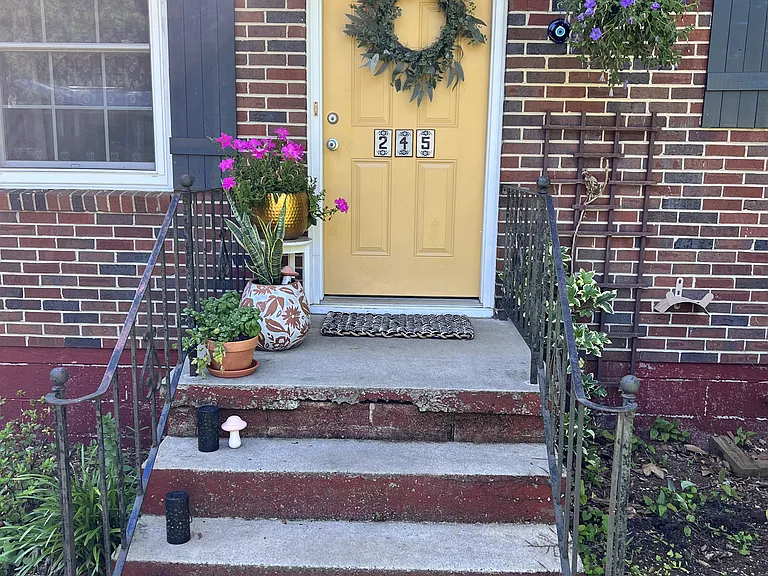 245 Pine Needle Rd — Photo 2