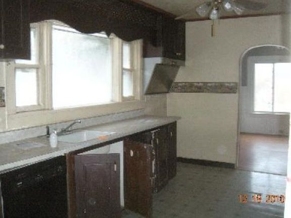 5th image of 666 E Spruce St