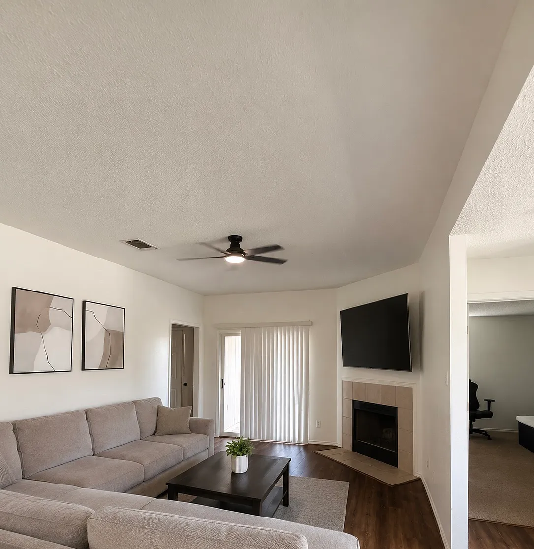 3 bed, 1400 sqft, $900 — Photo 3