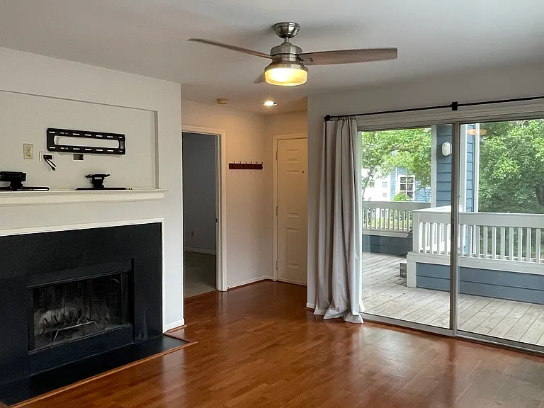 2209 Sumner Green Ave #B — Photo 3