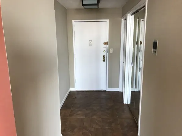 1040 Harmon Cove Tower image 8 of 15