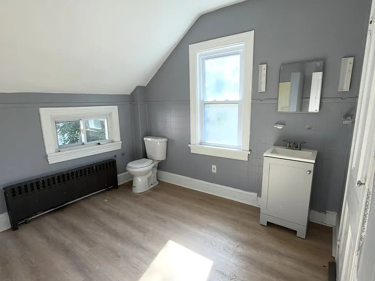 120 N Evans St — Photo 20