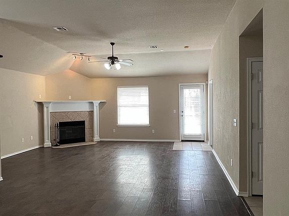 5th image of 128 Tecumseh Meadows Dr