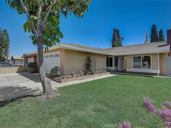 5382 La Luna Dr, La Palma, CA 90623