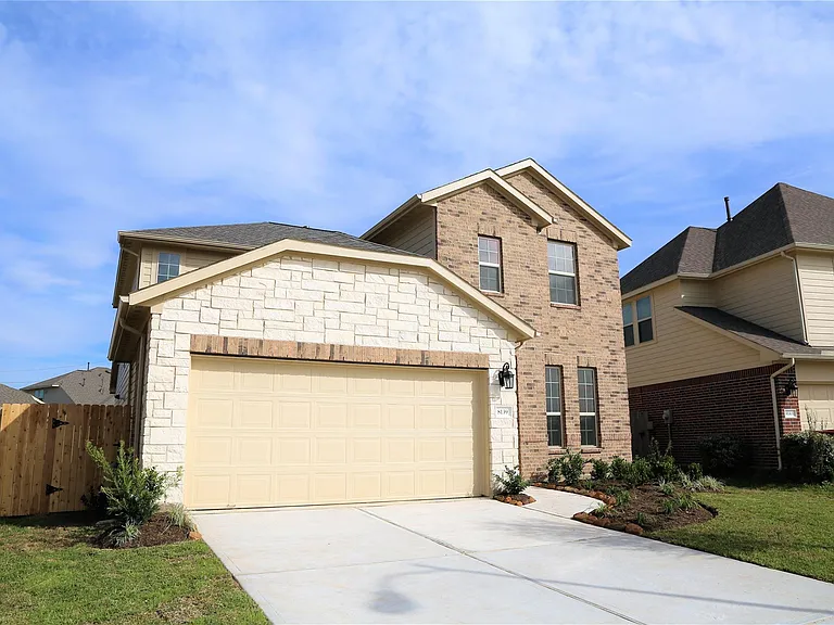 8139 Fairfield Manor Way — Photo 3