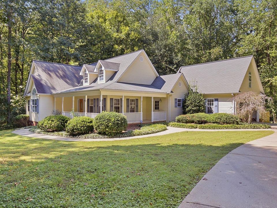 1st image of 8 N Windward Ct