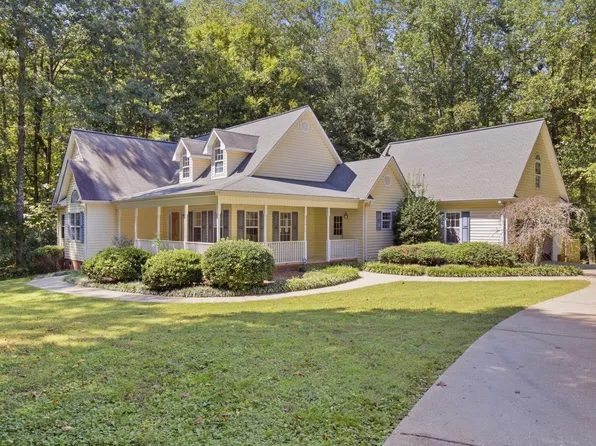 8 N Windward Ct, Taylors, SC 29687